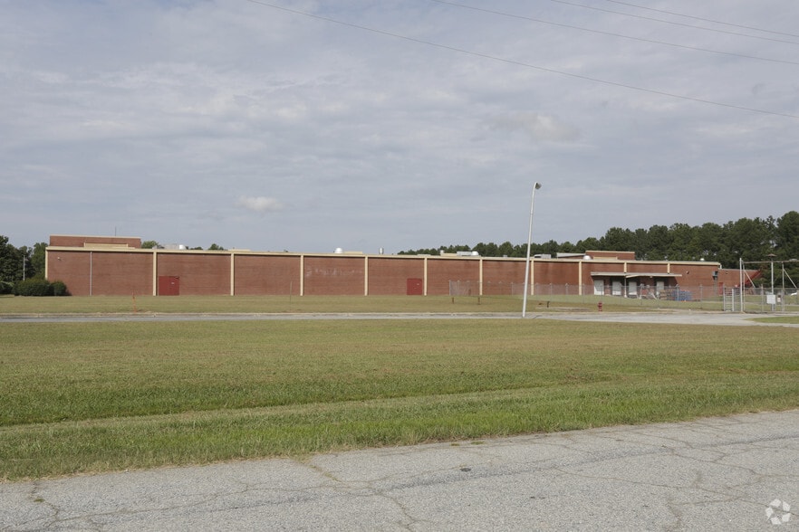 More Photos Of 100 Bailey Plant Rd, Clinton Manufacturing For Sale