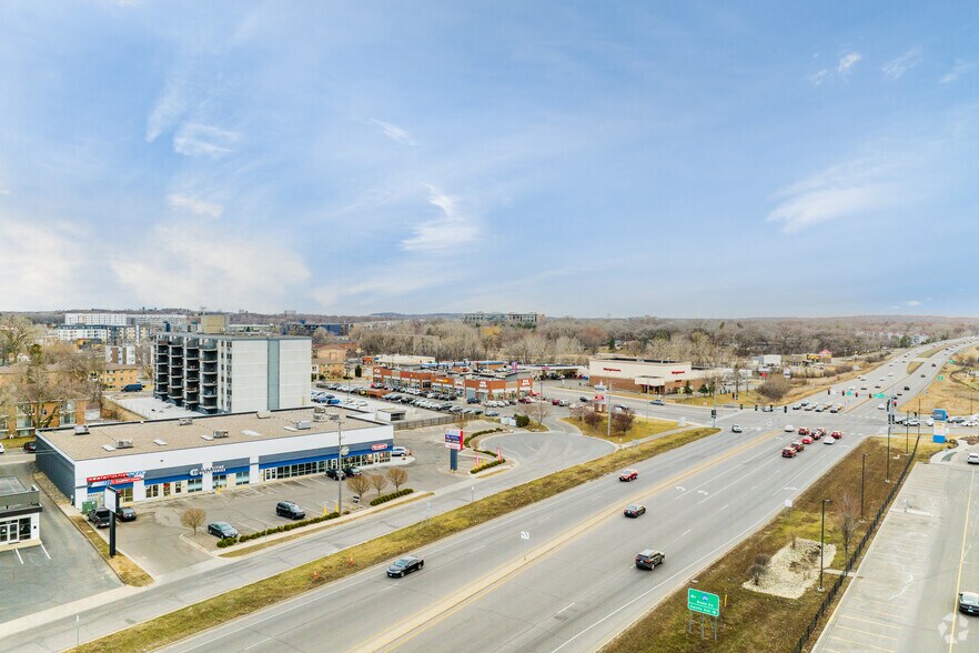 More Photos Of 8225-8229 Highway 7, Saint Louis Park Unknown For Lease