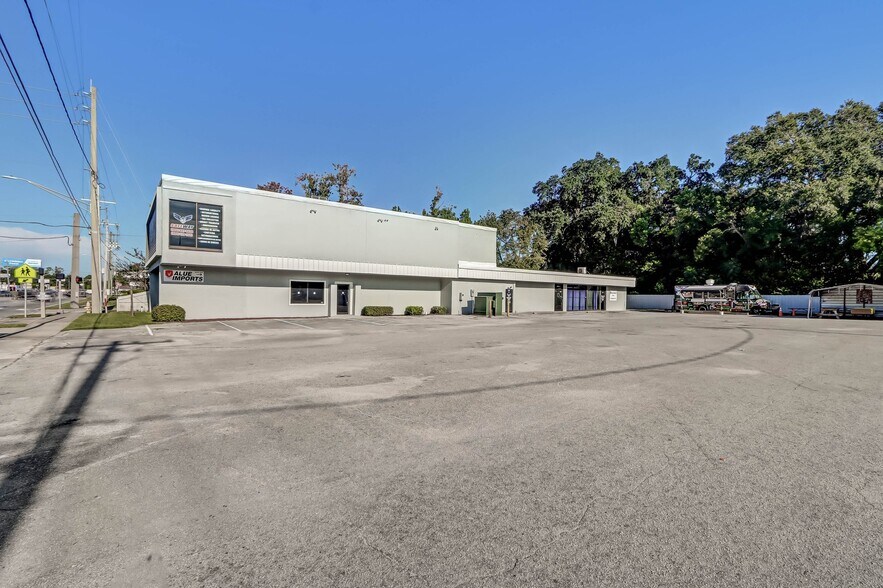 More Photos Of 6701 Beach Blvd, Jacksonville Freestanding For Lease