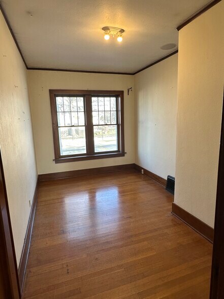 More Photos Of 9 Caulfield Ave, Camdenton Storefront Retail Office For Sale