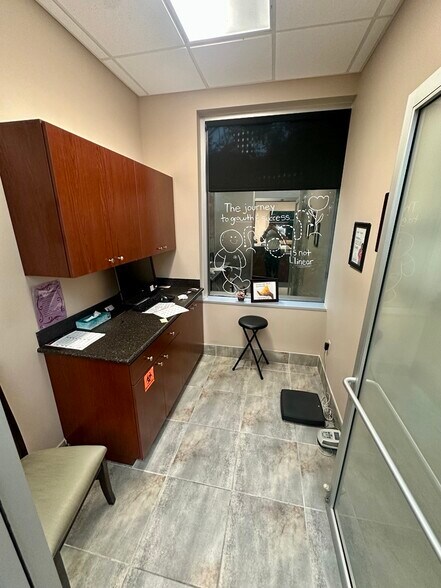 More Photos Of 7560 Red Bug Lake Rd, Oviedo Medical For Lease