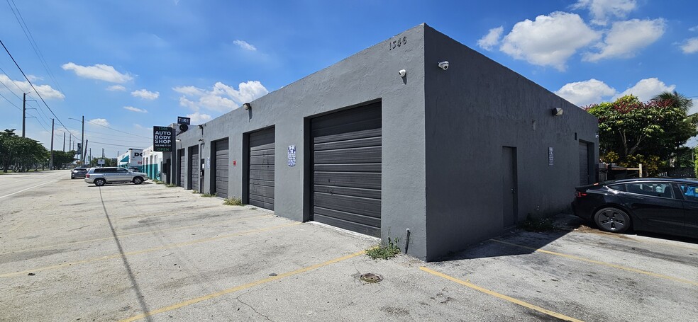 More Photos Of 1346 S Dixie Hwy, Hollywood Warehouse For Lease