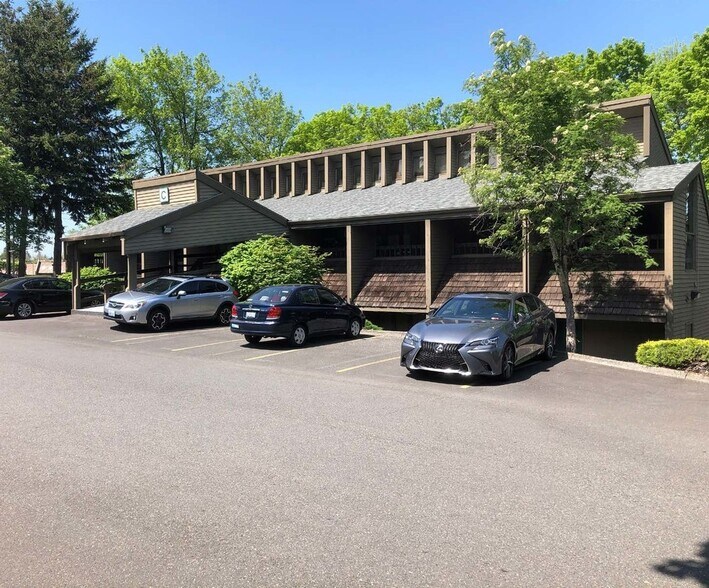 More Photos Of 1217 NE Burnside Rd, Gresham Office For Lease