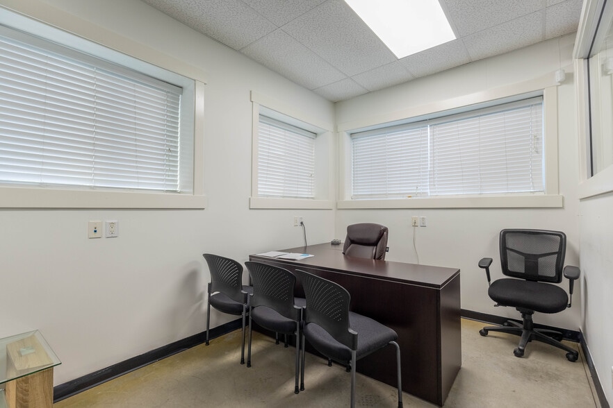 More Photos Of 22867 Fraser Hwy, Langley General Retail For Lease