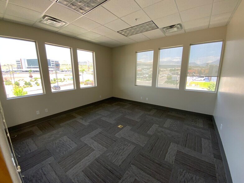 More Photos Of 2940 W Maple Loop, Lehi Office For Lease