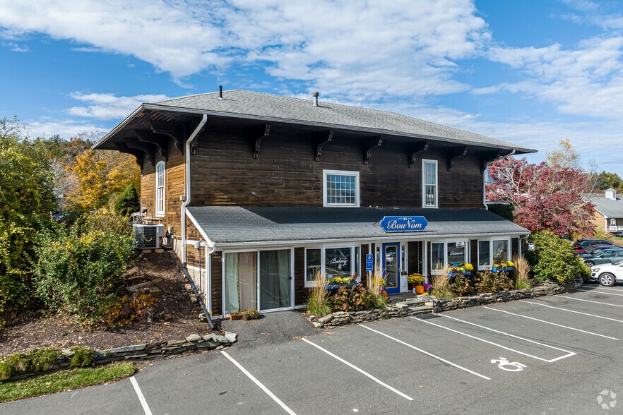 More Photos Of 120-152 Simsbury Rd, Avon Unknown For Lease