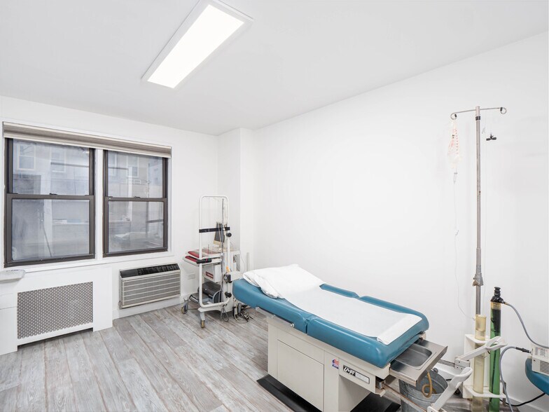 More Photos Of 333 E 34th St, New York Apartments For Sale