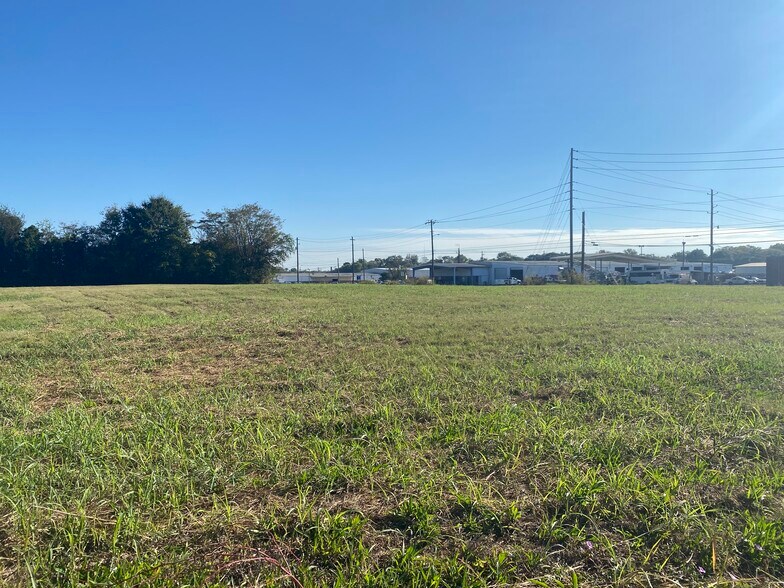 More Photos Of 1155 7th st, Macon Land For Lease
