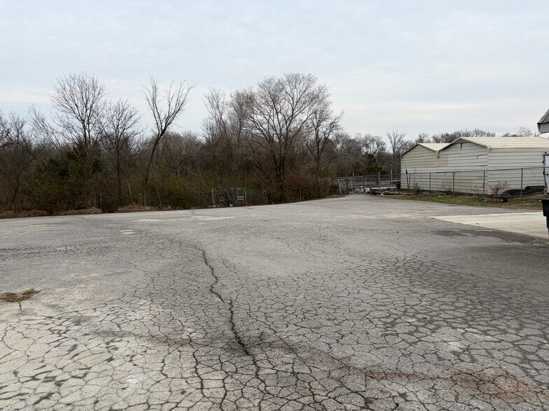 More Photos Of 1354 W College St, Murfreesboro Flex For Lease