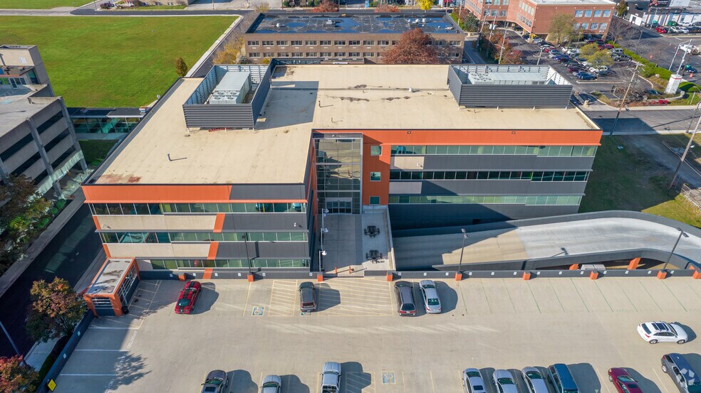 More Photos Of 775 W Broad St, Columbus Medical For Lease