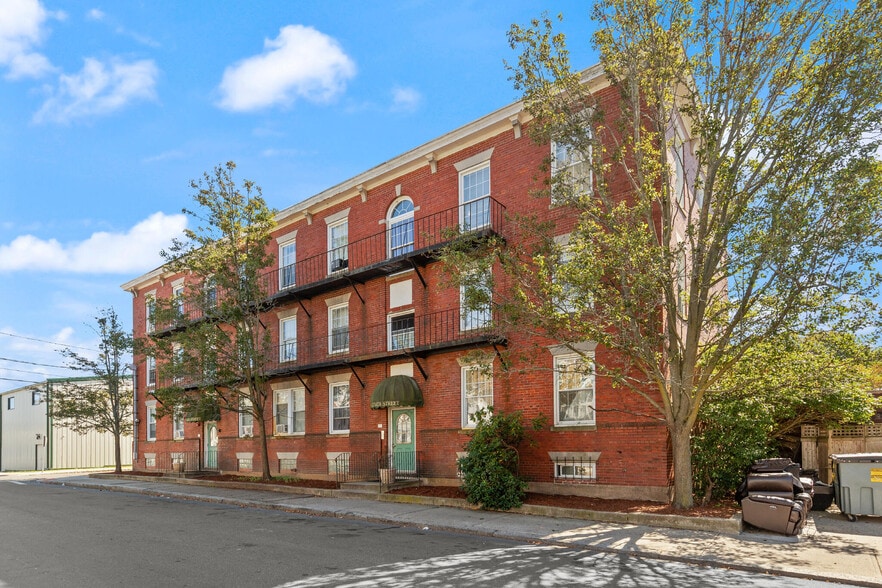 More Photos Of 10-14 Lynch St, Salem Apartments For Sale