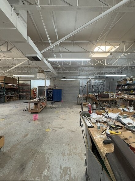 More Photos Of 2808 McGowan St, Dallas Distribution For Sale