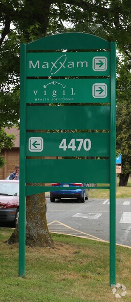 More Photos Of 4464 Markham St, Saanich Office For Lease