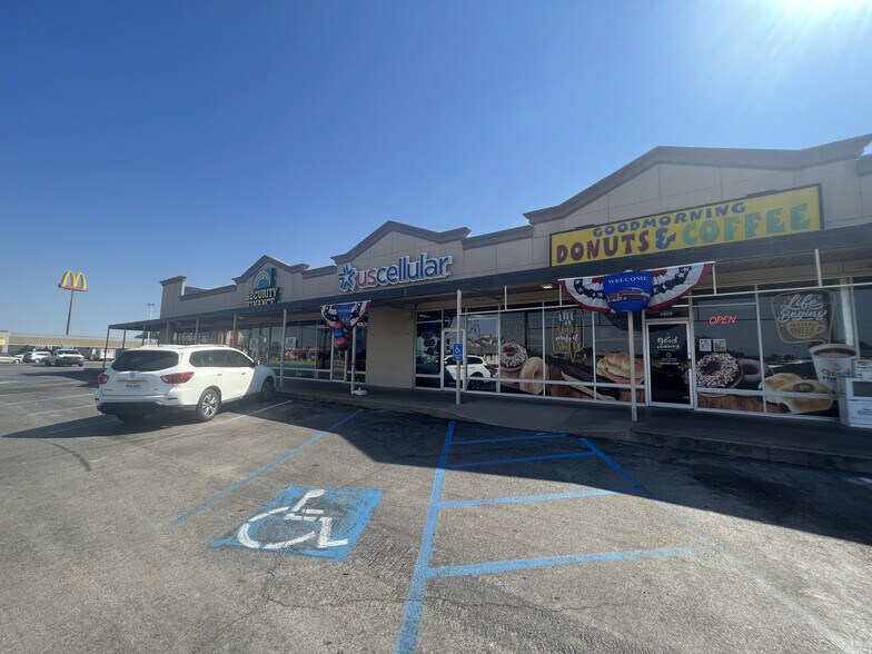 More Photos Of 4109 Hillcrest Plz, Vernon Unknown For Lease