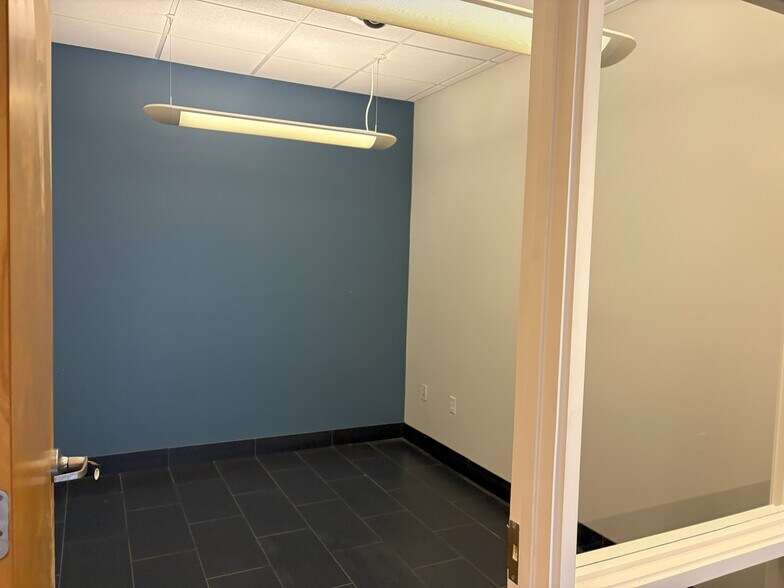 More Photos Of 8110 Cypress Plaza Dr, Jacksonville Unknown For Lease
