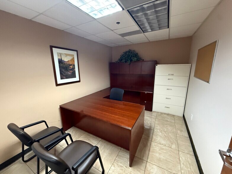 More Photos Of 202 E Earll Dr, Phoenix Medical For Sale