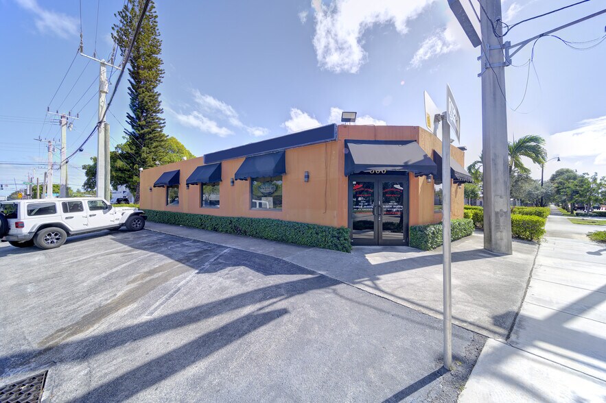 Primary Photo Of 600 S Dixie Hwy W, Pompano Beach Restaurant For Sale