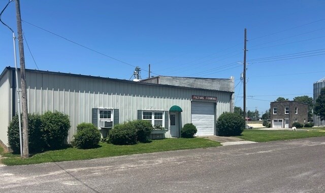 More Photos Of 203 1st St, Martinsburg General Retail For Sale