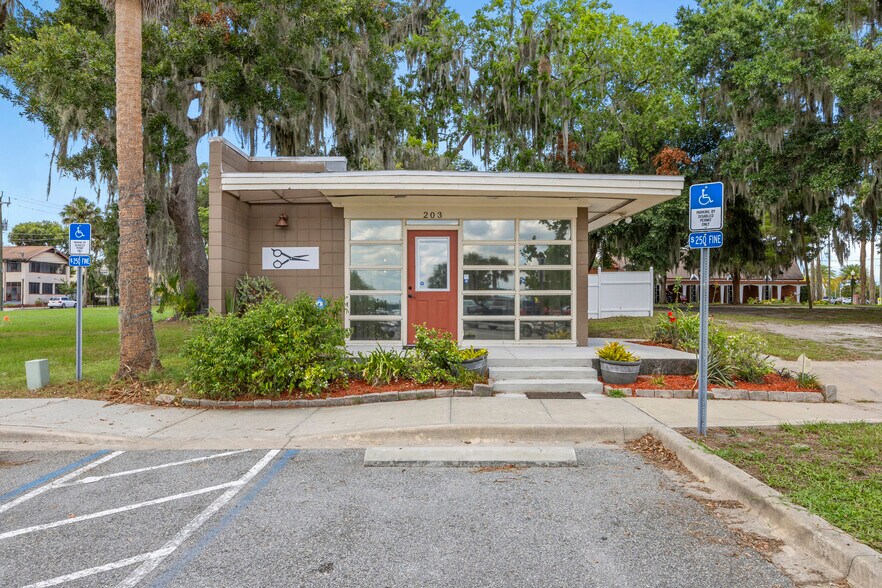 More Photos Of 203 Laurel St, Palatka Office For Sale