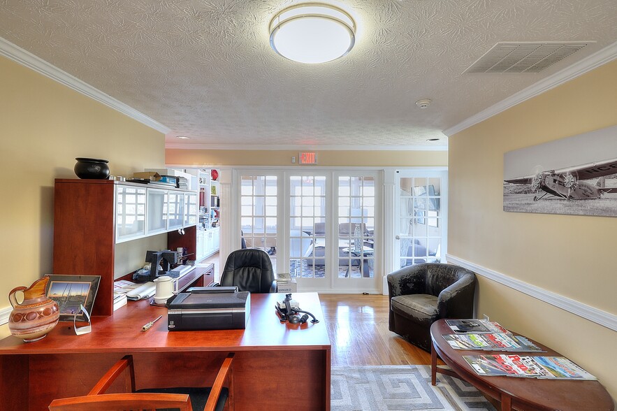 More Photos Of 4953 Presidents Way, Tucker Loft Creative Space For Sale