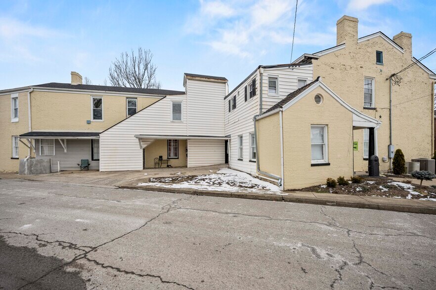 More Photos Of 217-221 S Main St, Cynthiana Apartments For Sale