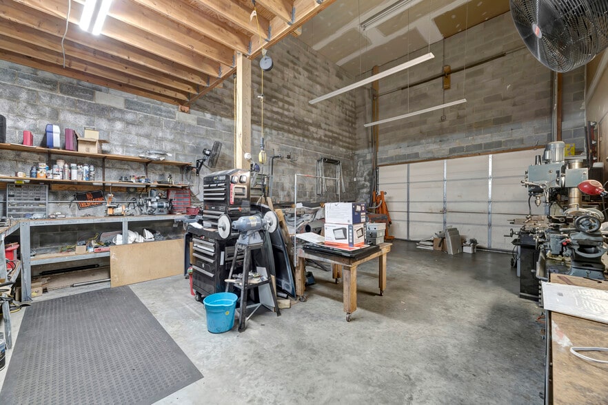 More Photos Of 101 N Gray Ave, Wilmington Medical For Sale