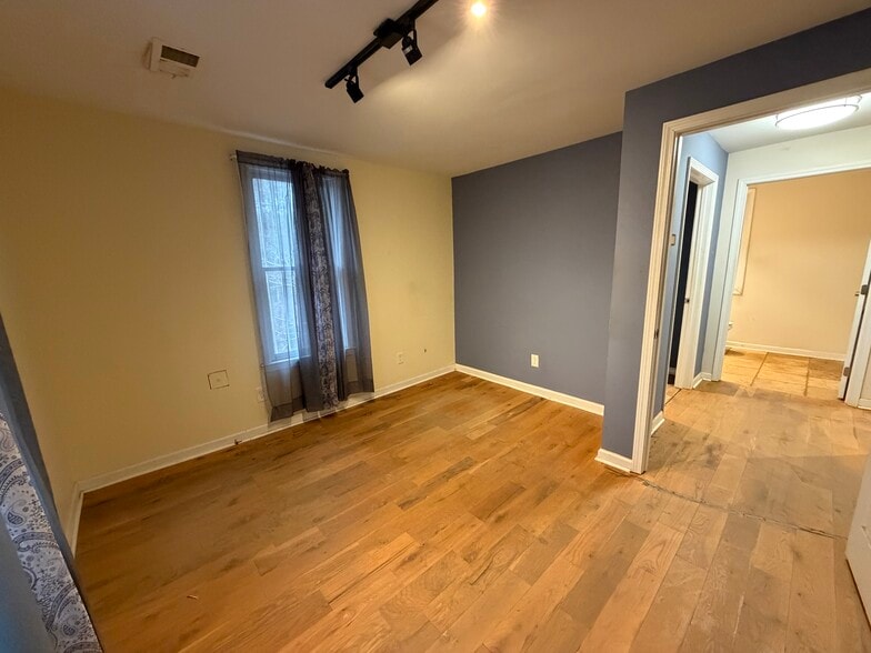 More Photos Of 113 Foster Lake Rd, Dallas General Retail For Lease
