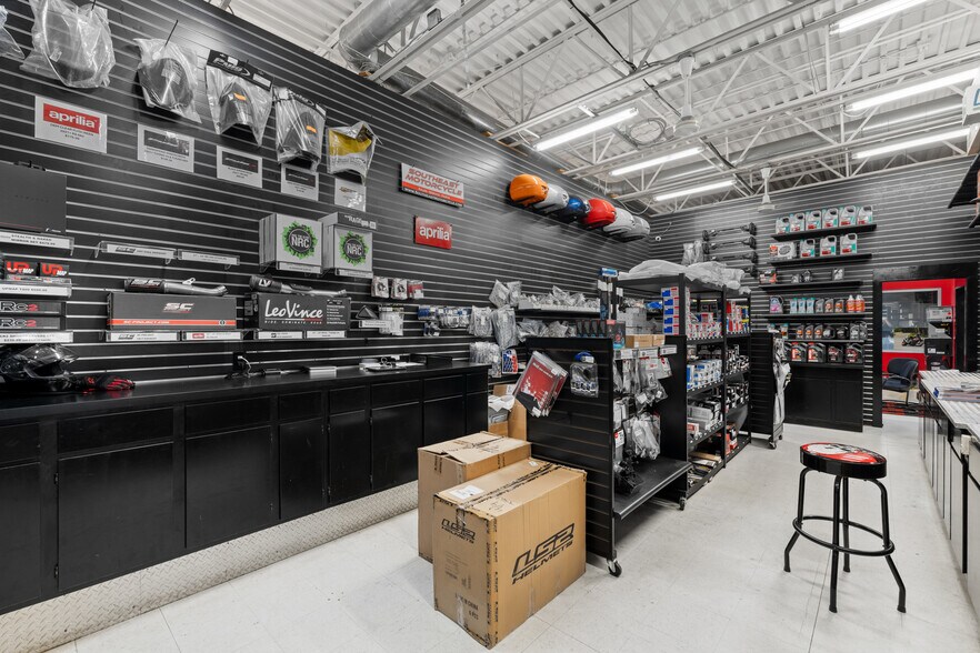 More Photos Of 4828 Augusta Rd, Garden City Freestanding For Sale