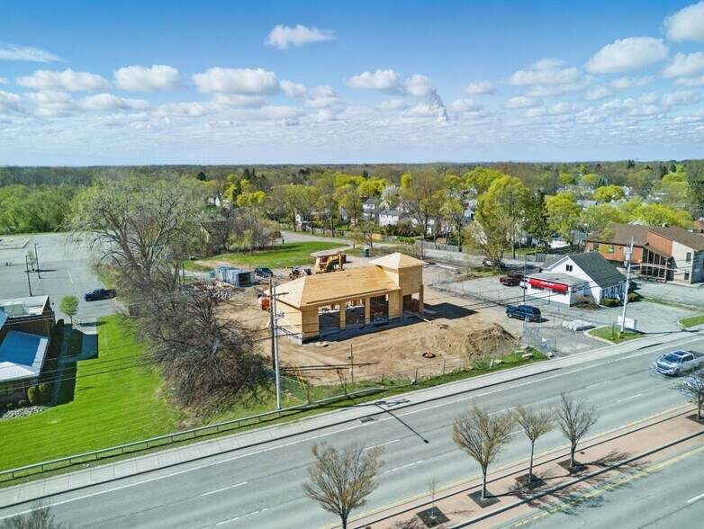 More Photos Of 3081 Ridge Rd W, Rochester Auto Repair For Sale