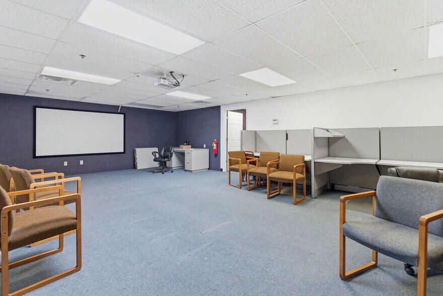 More Photos Of 1812 Cargo Ct, Louisville Warehouse For Sale