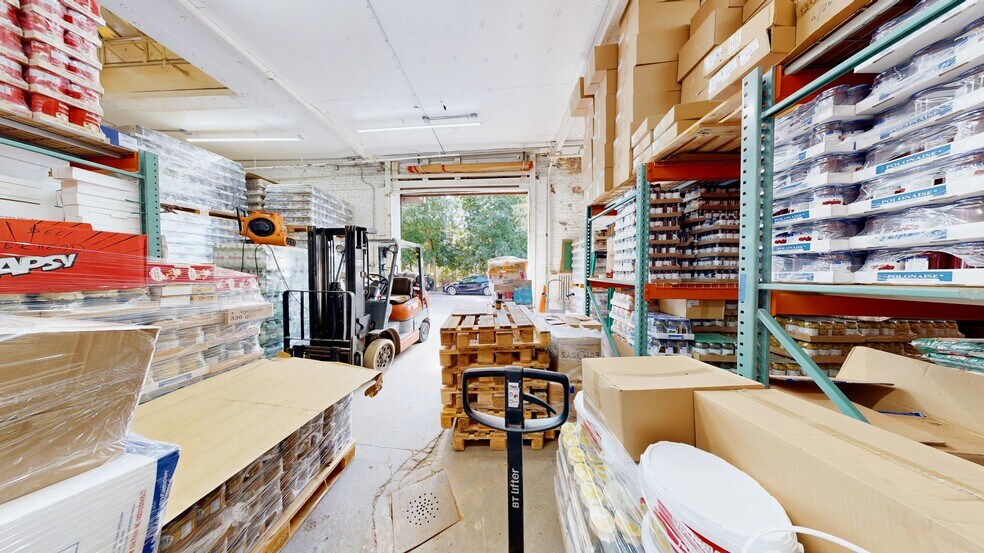 More Photos Of 1801 Decatur St, Flushing Warehouse For Sale