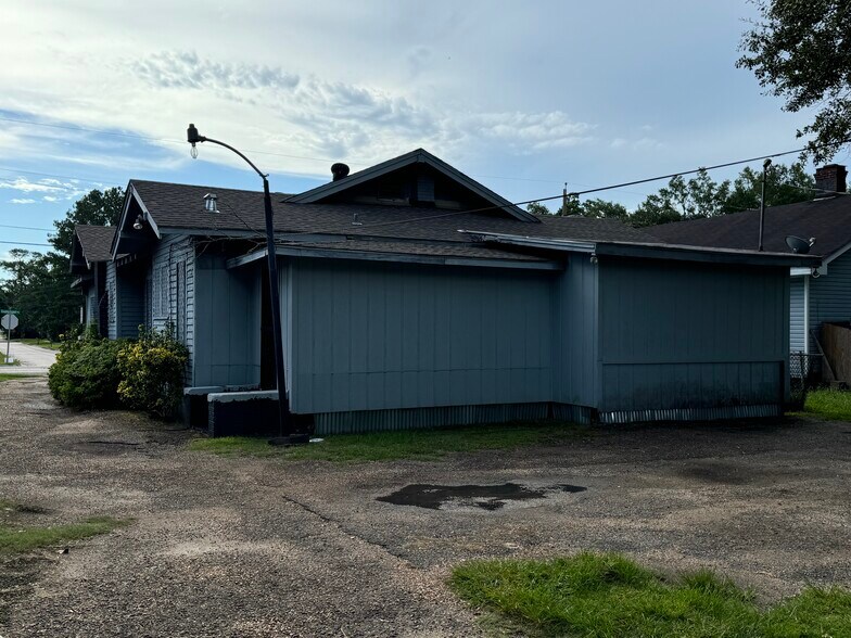 More Photos Of 458 Dauphin Island Pky, Mobile Freestanding For Sale