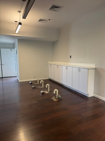 More Photos Of 13380 Clarksville Pike, Highland Unknown For Lease