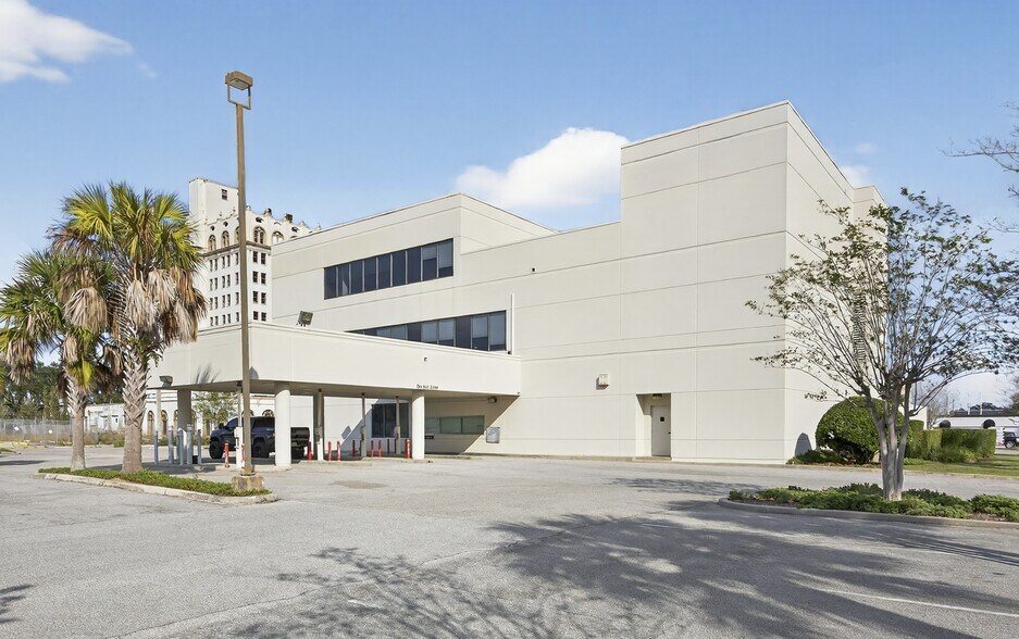More Photos Of 100 W Stuart Ave, Lake Wales Office For Lease