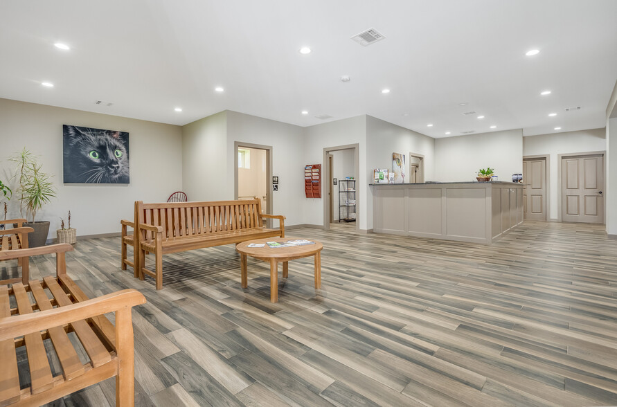 More Photos Of 321 Warren Ave, Stirling Light Manufacturing For Sale