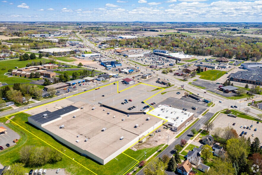 More Photos Of 1306 N Central Ave, Marshfield Storefront For Lease