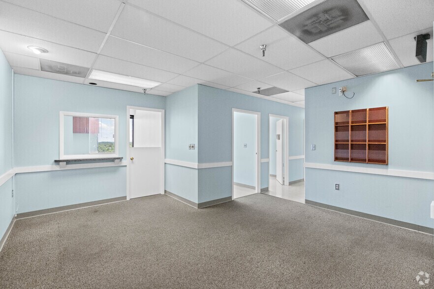 More Photos Of 6196 Oxon Hill Rd, Oxon Hill Medical For Lease