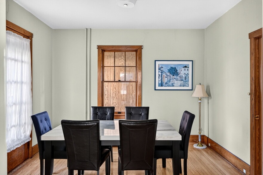 More Photos Of 910 W Market St, Lewisburg Freestanding For Sale