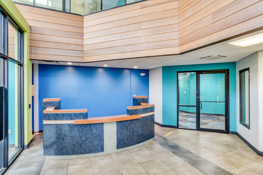 More Photos Of 500 W 1 St Ave, Hutchinson Office For Sale