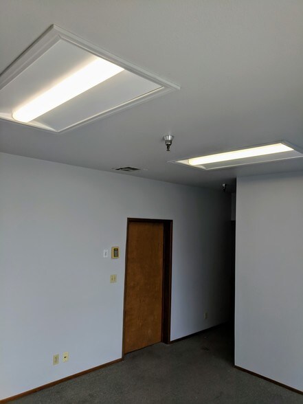 More Photos Of 1376 Walter St, Ventura Light Manufacturing For Lease