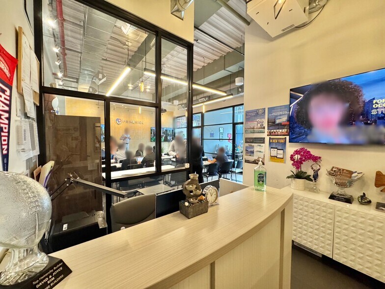 More Photos Of 251-73 Jericho Tpke, Bellerose Office For Sale