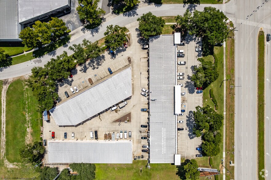 More Photos Of 380 Semoran Commerce Pl, Apopka Unknown For Lease
