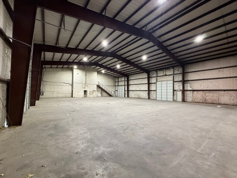 More Photos Of 205 Wilcox St, McKinney Light Manufacturing For Lease