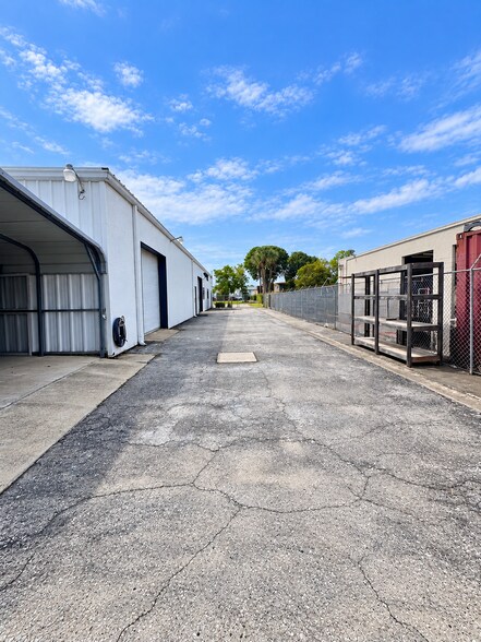 More Photos Of 3973 Arnold Ave, Naples Warehouse For Sale