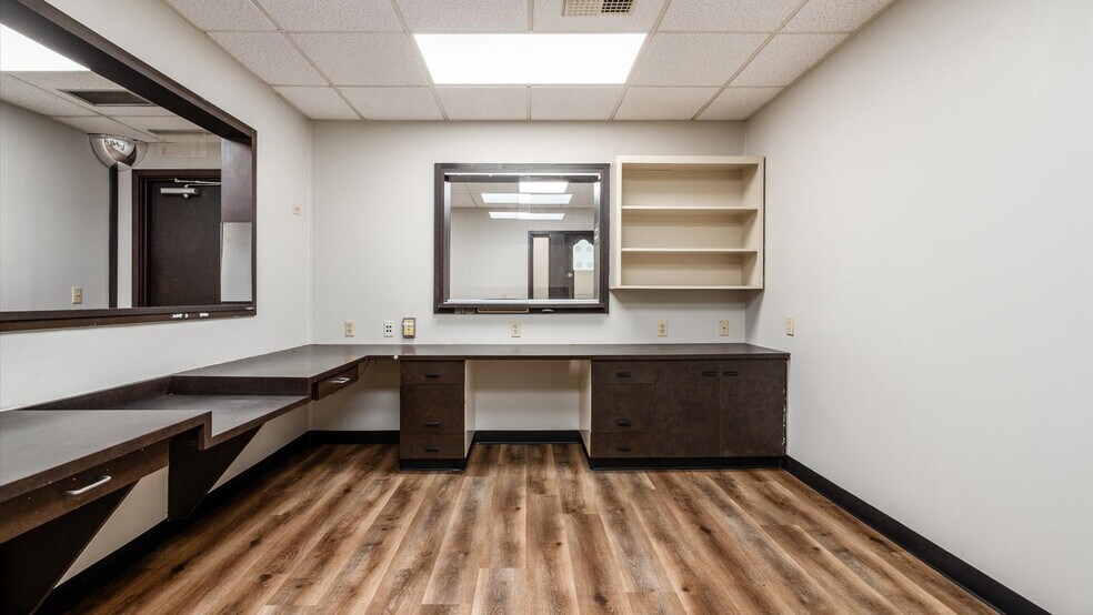 More Photos Of 830 Bethesda Dr, Zanesville Medical For Sale