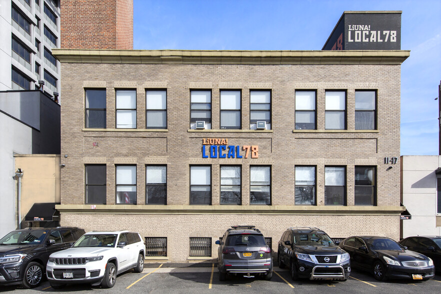 Primary Photo Of 11-17 43rd Ave, Long Island City Light Distribution For Lease