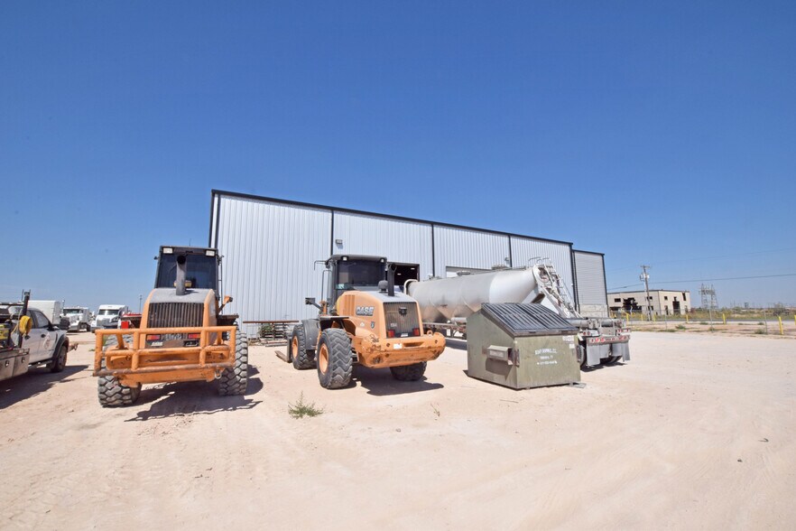 More Photos Of 2250 Dixie Blvd, Odessa Industrial For Sale