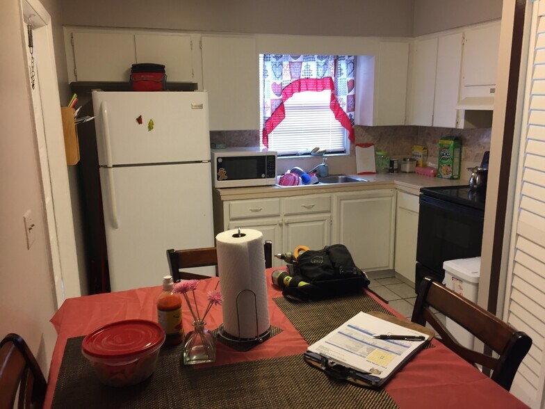 More Photos Of 911 E 108th Ave, Tampa Apartments For Sale