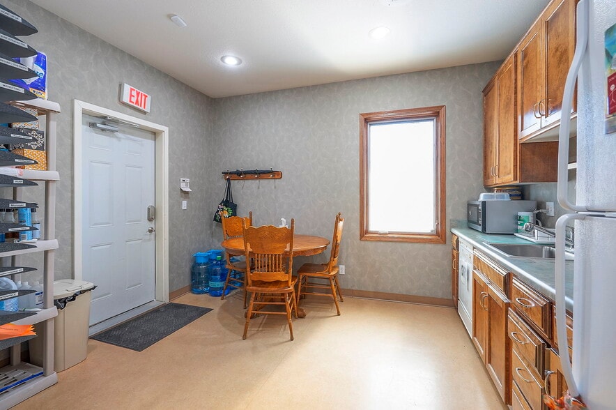 More Photos Of 425 W Pine St, Raymore Medical For Sale