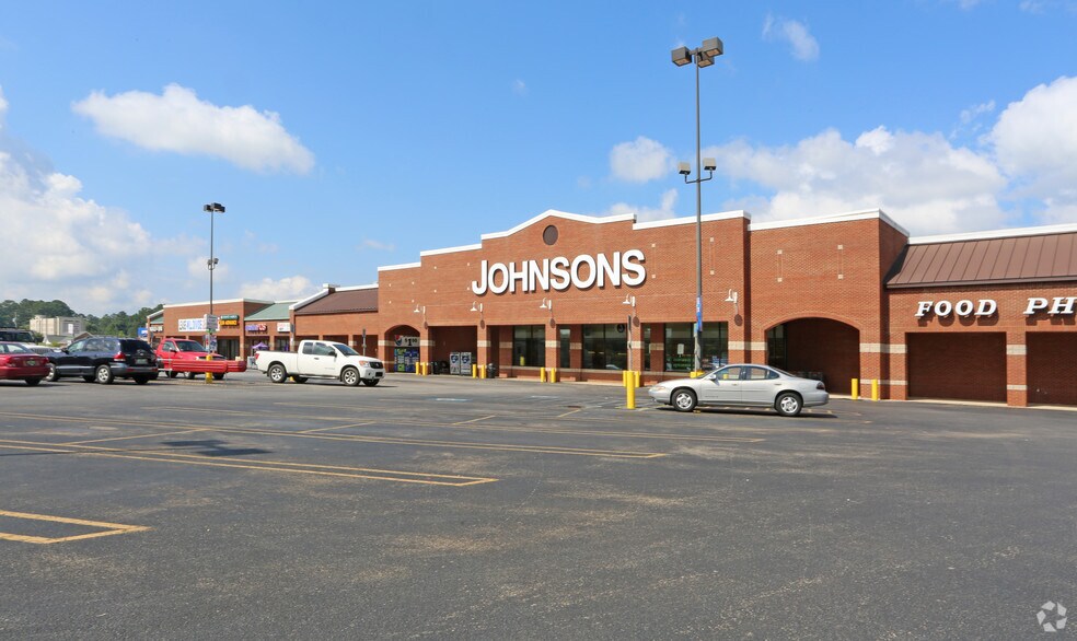 Primary Photo Of 815 Pelham Rd S, Jacksonville Storefront For Lease